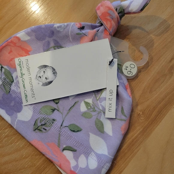 Gerber Modern Moments baby girl Footless Floral Onesie & Hat 3-6 Months - Picture 4 of 7